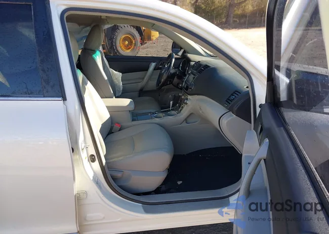 5TDBK3EHXDS183980: 44033140