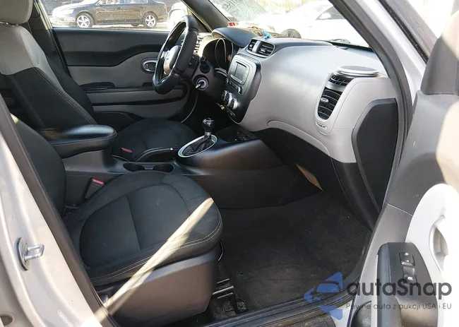 KNDJP3A56G7823805: 44033155