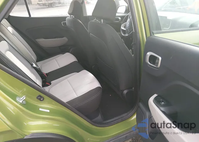 KMHRC8A39RU290570: 44032258