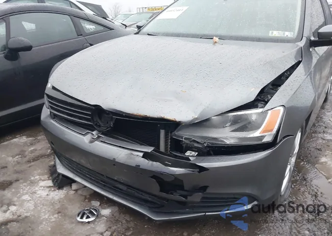 3VWDP7AJXCM300897: 44032403