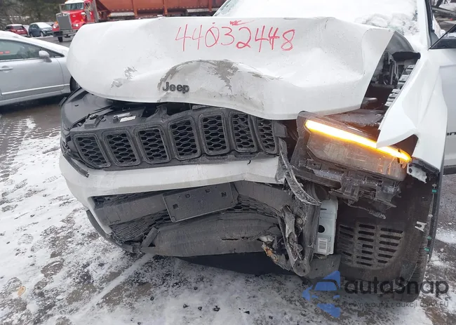 1C4RJKBG0S8649201: 44032448