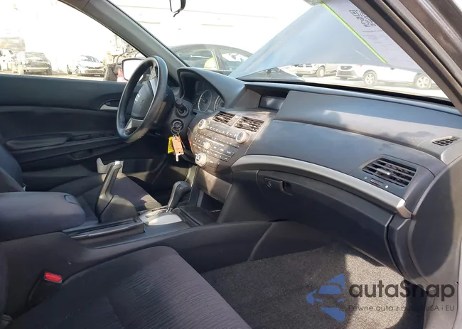 1HGCP2F3XCA000187: 44032491