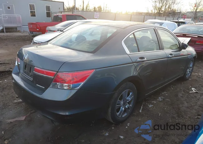 1HGCP2F61CA012335: 44033722