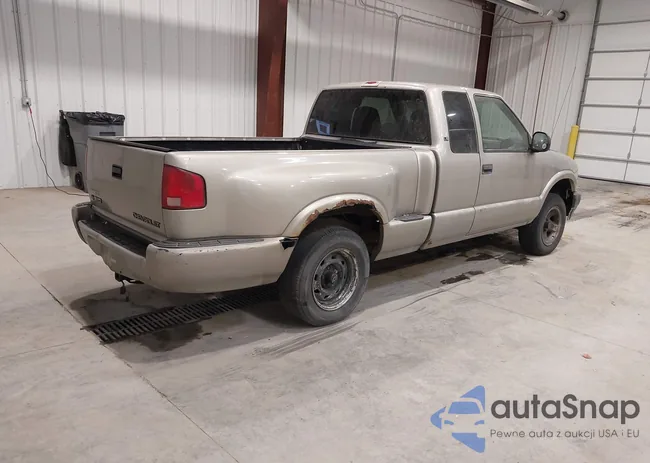 1GCCS1940W8215083: 44033731