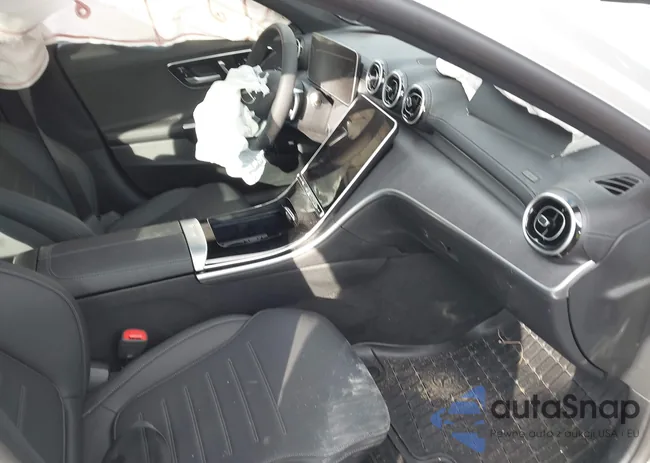 W1KAF4HB4SR301522: 44033931