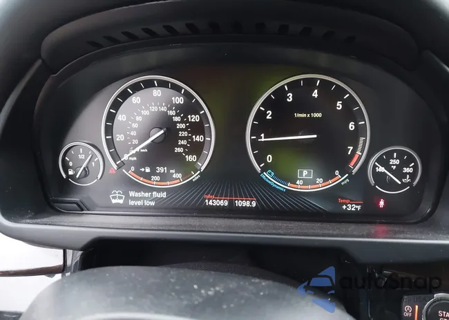 5UXKR0C31H0V81751: 44034172