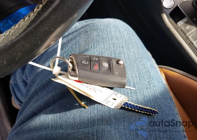 3VV2B7AX5JM002950: 44034180