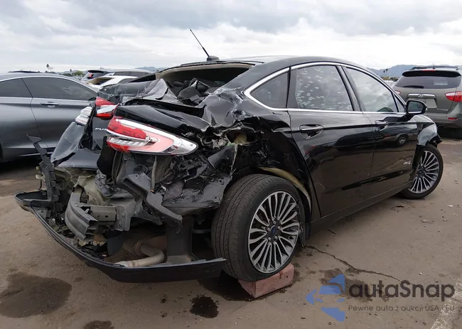 3FA6P0RU2HR252961: 44033372