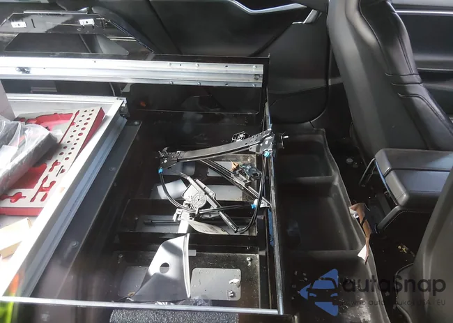 5YJSA1H25EFP64310: 44033614