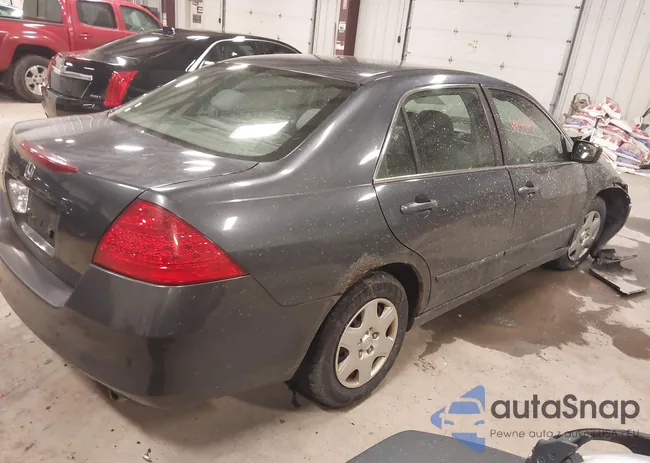 1HGCM56487A143017: 44034663