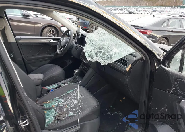 3VV2B7AXXNM090335: 44034666