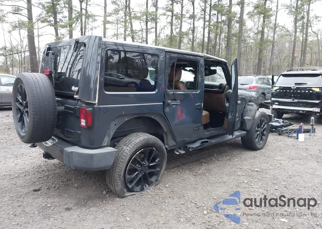 1C4BJWEG2JL841171: 44034760