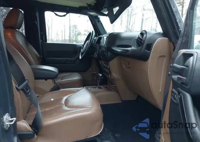 1C4BJWEG2JL841171: 44034760