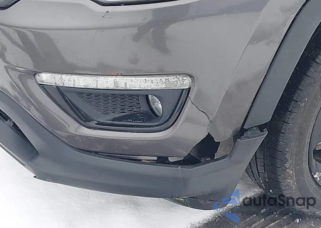 3C4NJDBB8JT453103: 44034934