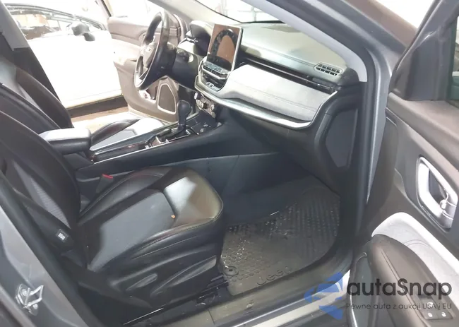 3C4NJDBB8NT205908: 44035141