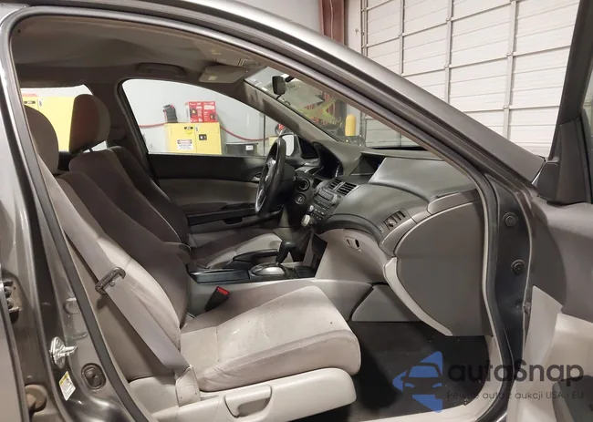 1HGCP26309A061895: 44034362