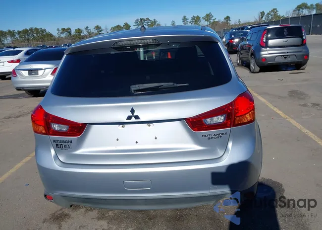 JA4AP3AU2GZ030930: 44035681