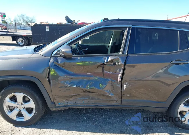 3C4NJDBB5JT415439: 44035881