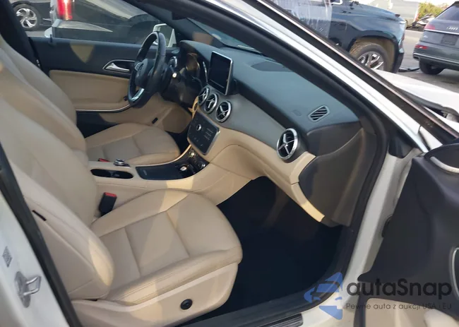 WDDSJ4GB4FN181786: 44035945