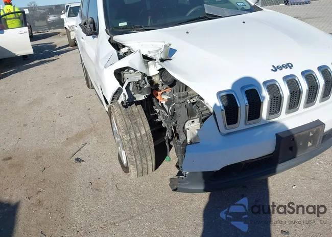 1C4PJLCB7JD558660: 44036157