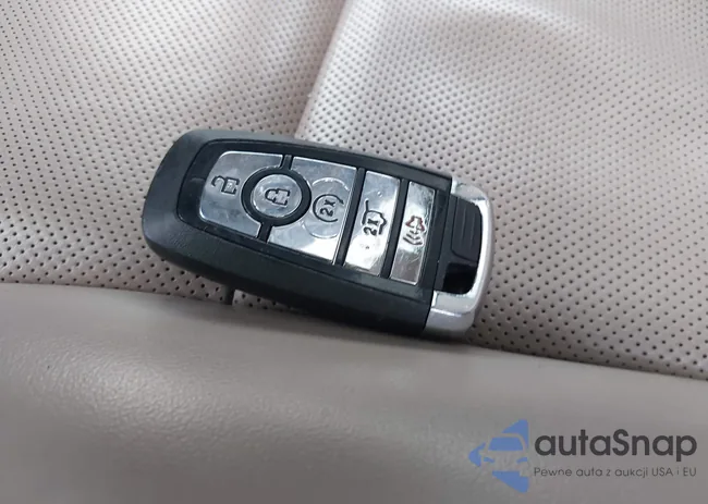 5LMCJ2C90NUL05832: 44037159