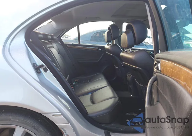 WDBRF52H07A938315: 44036618