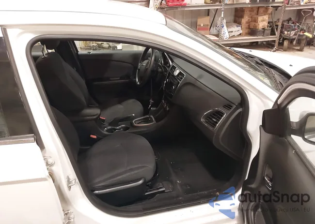 1C3CCBAB2CN295548: 44037692