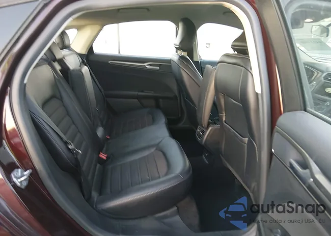 3FA6P0H70HR338975: 44037800