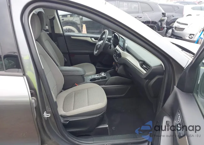 1FMCU0G65MUA46221: 44037828