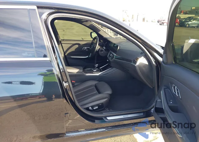 3MW5R1J07M8B93790: 44037896