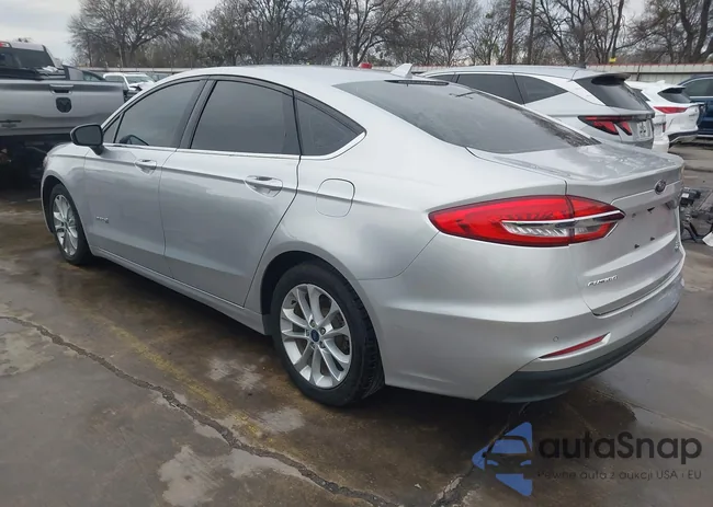 3FA6P0LU2KR225615: 44037969