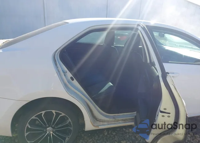 2T1BURHE8FC405152: 44037991