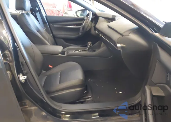 JM1BPAKL6M1338617: 44038156