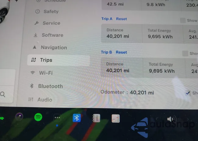 5YJYGDEE6MF257469: 44037303