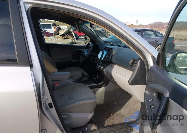 2T3BF4DV6AW043985: 44037371