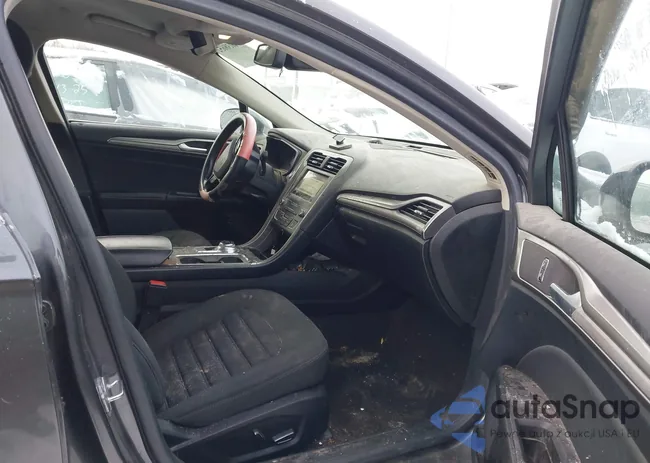 3FA6P0LU6KR165712: 44038652