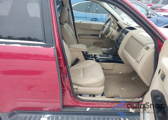 1FMCU94168KB83828: 44038702