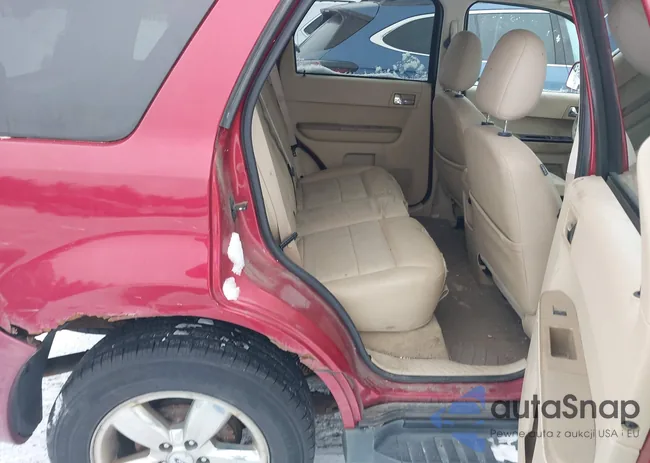 1FMCU94168KB83828: 44038702