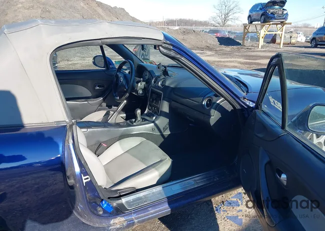 JM1NB353430306014: 44038239