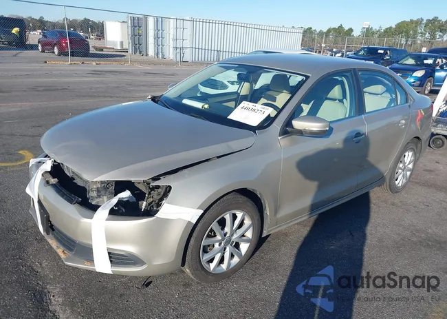 3VWDX7AJ9DM232075: 44038273