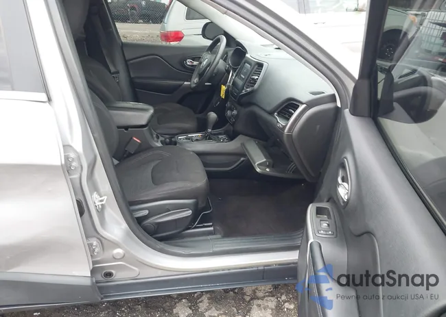 1C4PJLCB7KD241396: 44038288