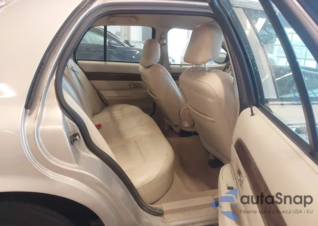 2MEBM7FV7AX622007: 44039632