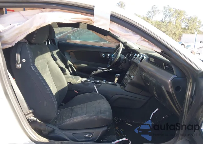 1FA6P8CF4G5277077: 44039634