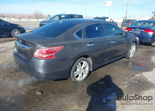 1N4BL3AP8DC106624: 44039643