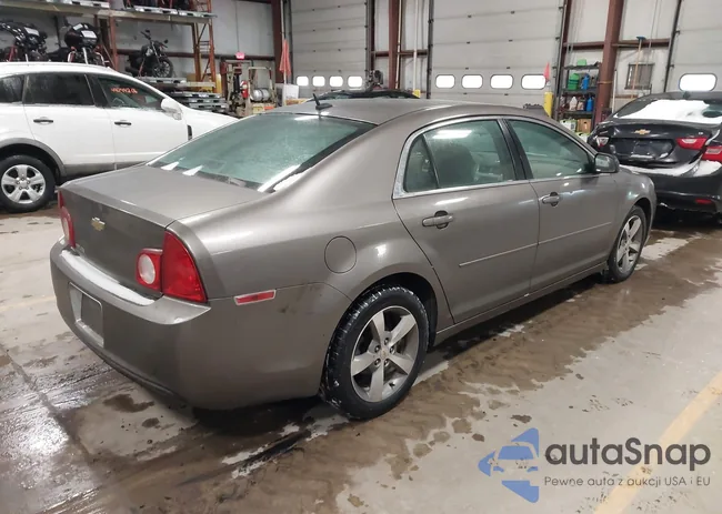 1G1ZB5EB2AF274784: 44039820