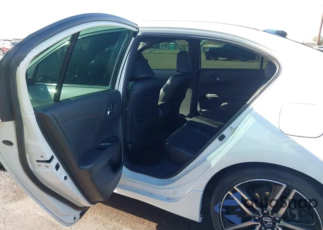 1HGCR2F1XHA022285: 44039235