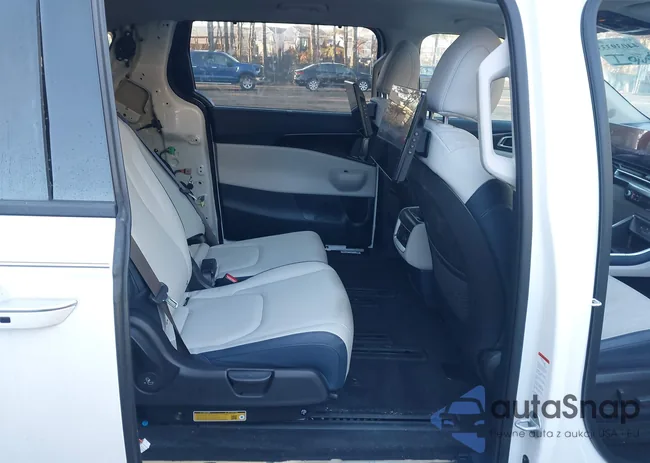 KNDNE5K33S6472141: 44039333