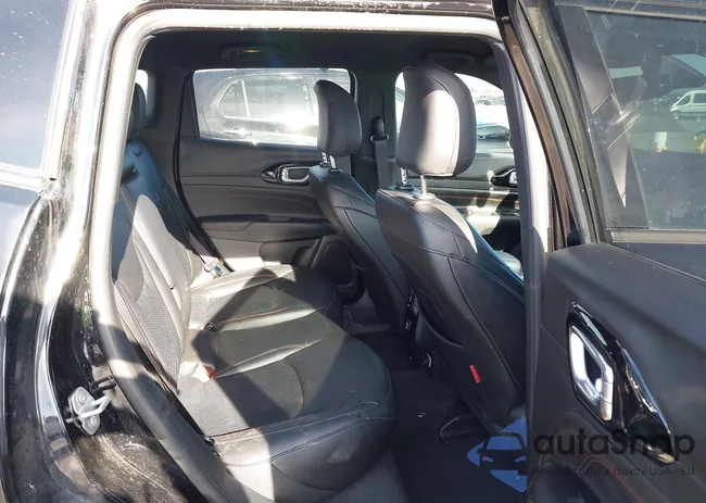 3C4NJDDN9RT116331: 44040657