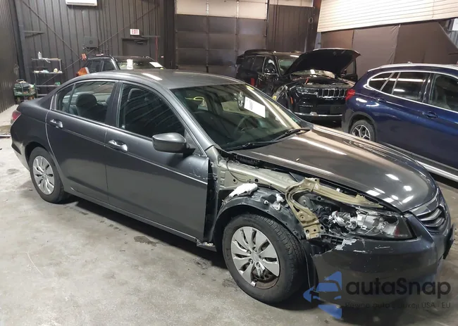 1HGCP2F36CA207899: 44040857