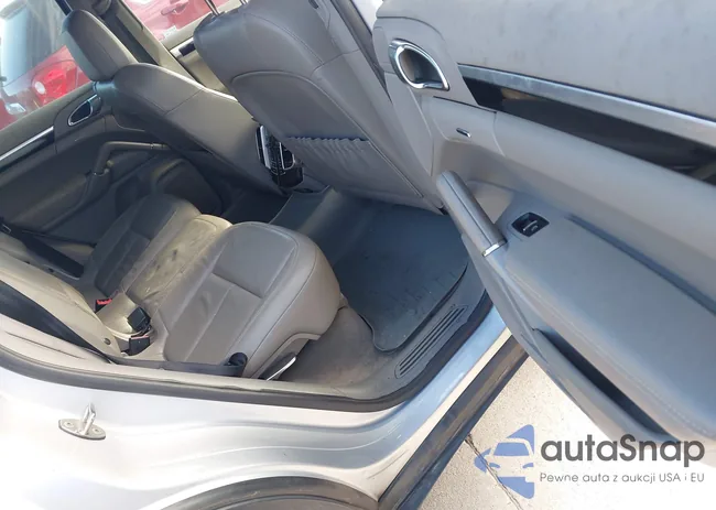 WP1AA2A25BLA02582: 44040933